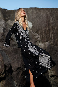 One Season Long Goa Embroidery Black/Cream
