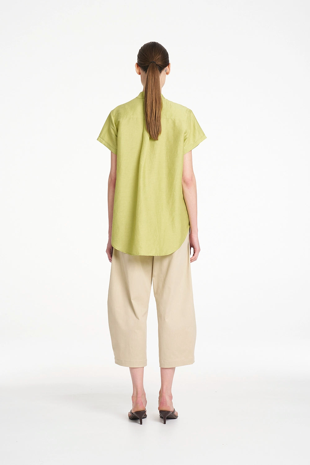 Mela Purdie Crop Barrel Pant in Straw F419 10003 - Pre-Order November Delivery