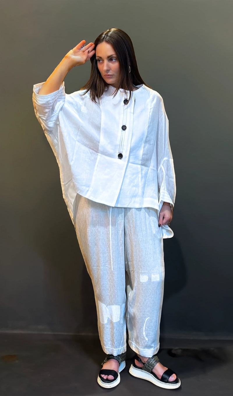 Moyuru Linen Mix 3 Button Shirt in White 241603