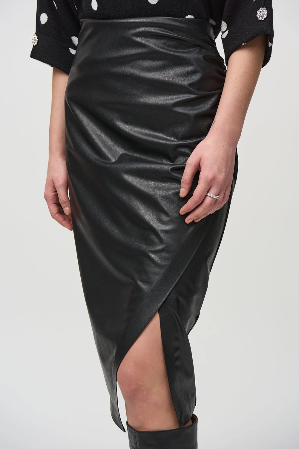 Joseph Ribkoff Leatherette Pull-On Pencil Skirt Jr244115