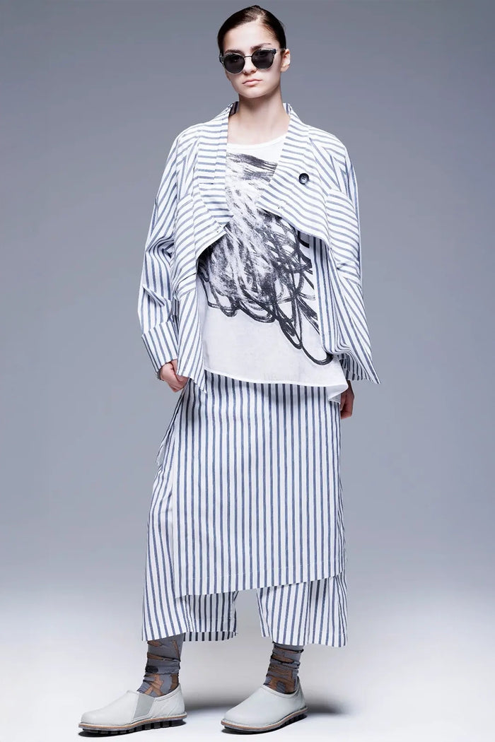 Moyuru Printed S/S Tee in White/Black 251039