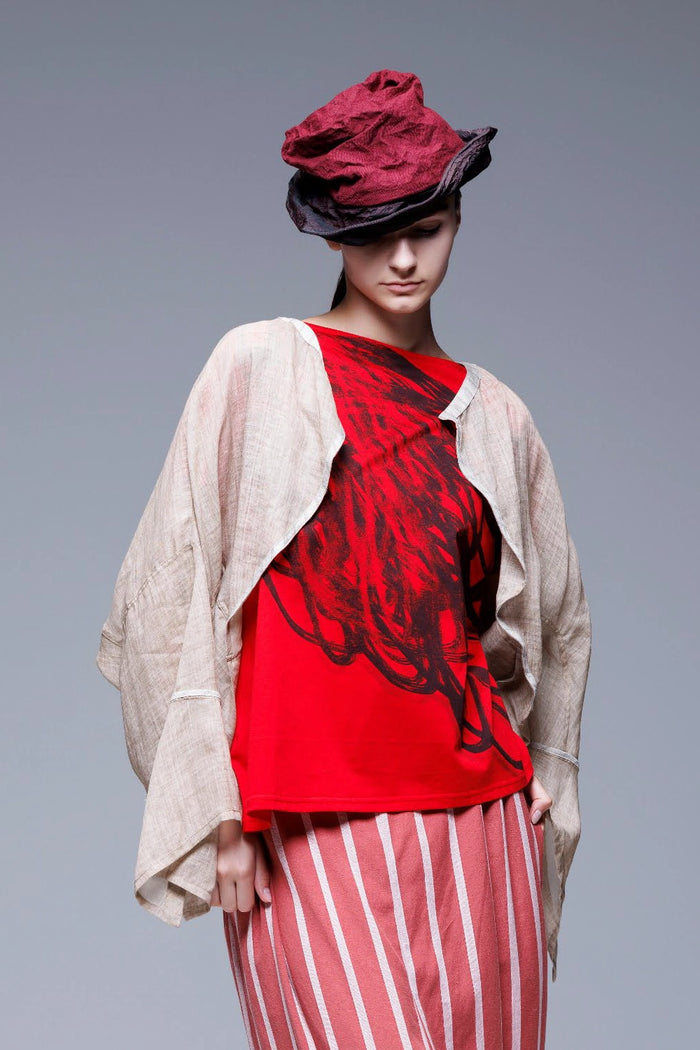 Moyuru Printed S/S Tee in Red/Black 251039