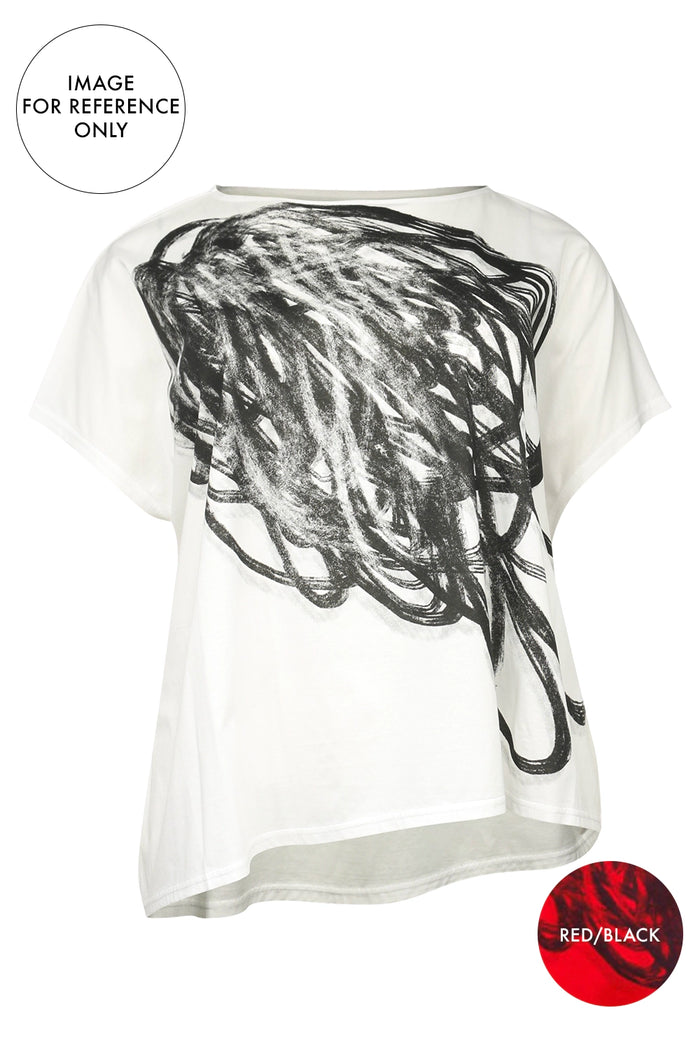 Moyuru Printed S/S Tee in Red/Black 251039