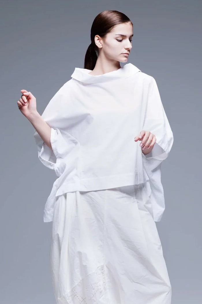 Moyuru Cotton Top with Stand Up Collar in White 251447