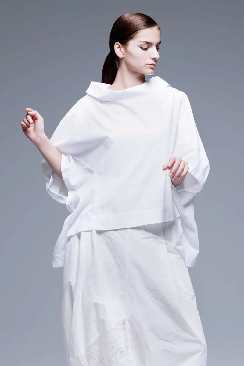 Moyuru Cotton Top with Stand Up Collar in White 251447