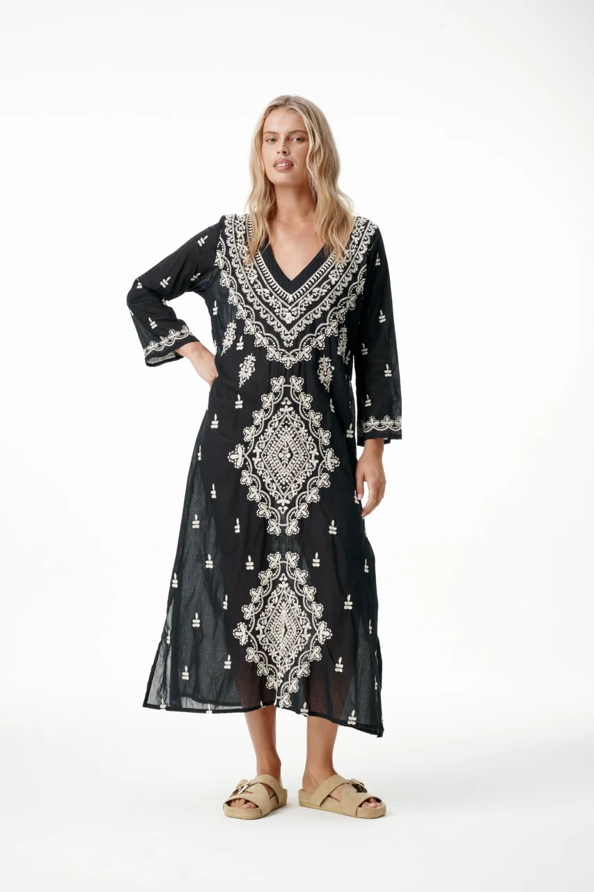 One Season Long Goa Embroidery Black/Cream