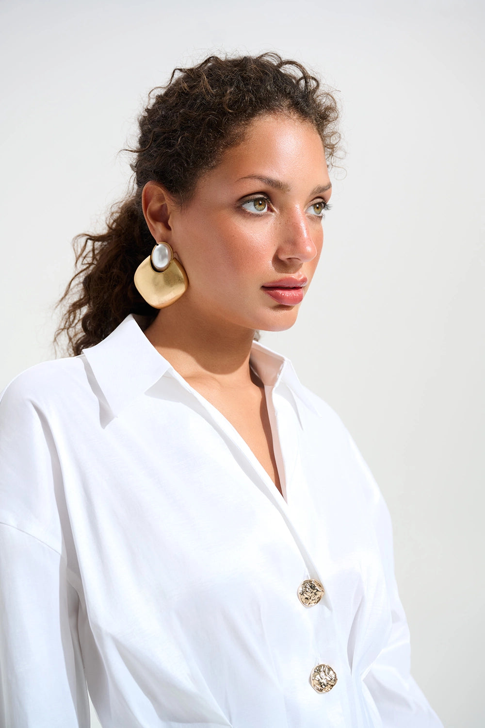 Joseph Ribkoff Signature | Stretch Taffeta Fit And Flare Blouse With Chain Link Button Cuffs Jr261742