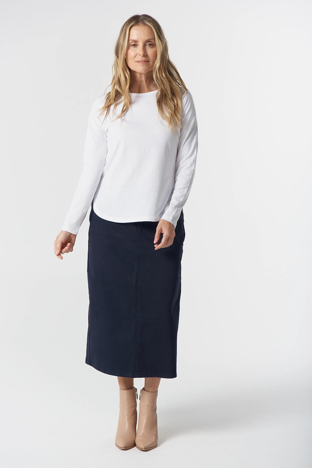 Goondiwindi Long Sleeve Classic Tee in White 3153