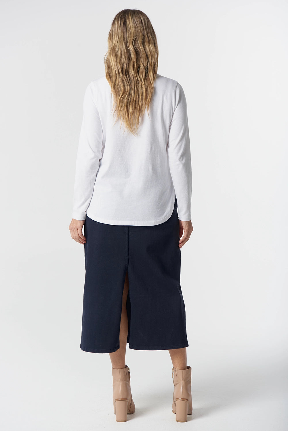 Goondiwindi Long Sleeve Classic Tee in White 3153