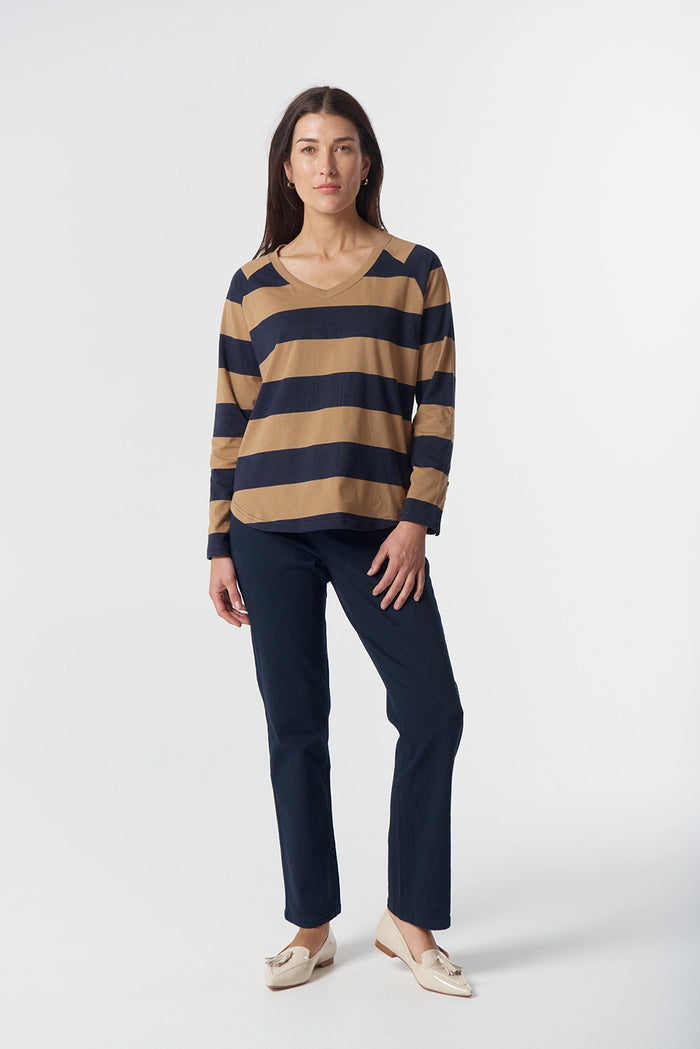 Goondiwindi Cotton Travel V Neck in Iced Coffee/Navy 3323