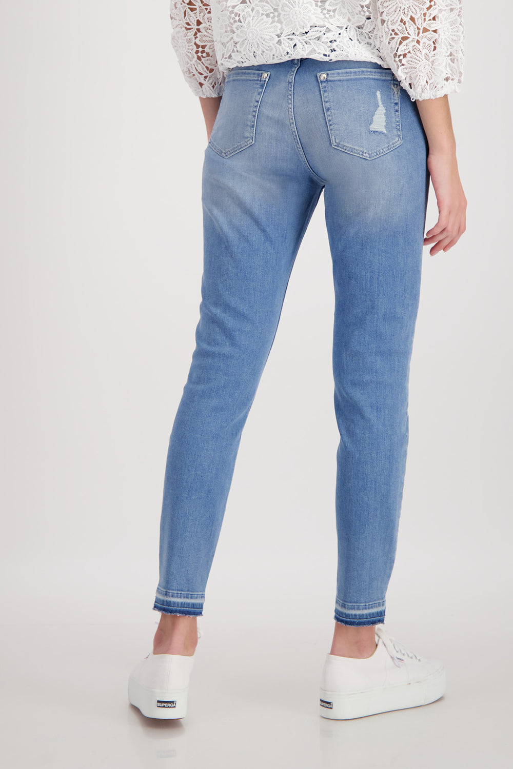 Monari Jeans with Distressing M407973