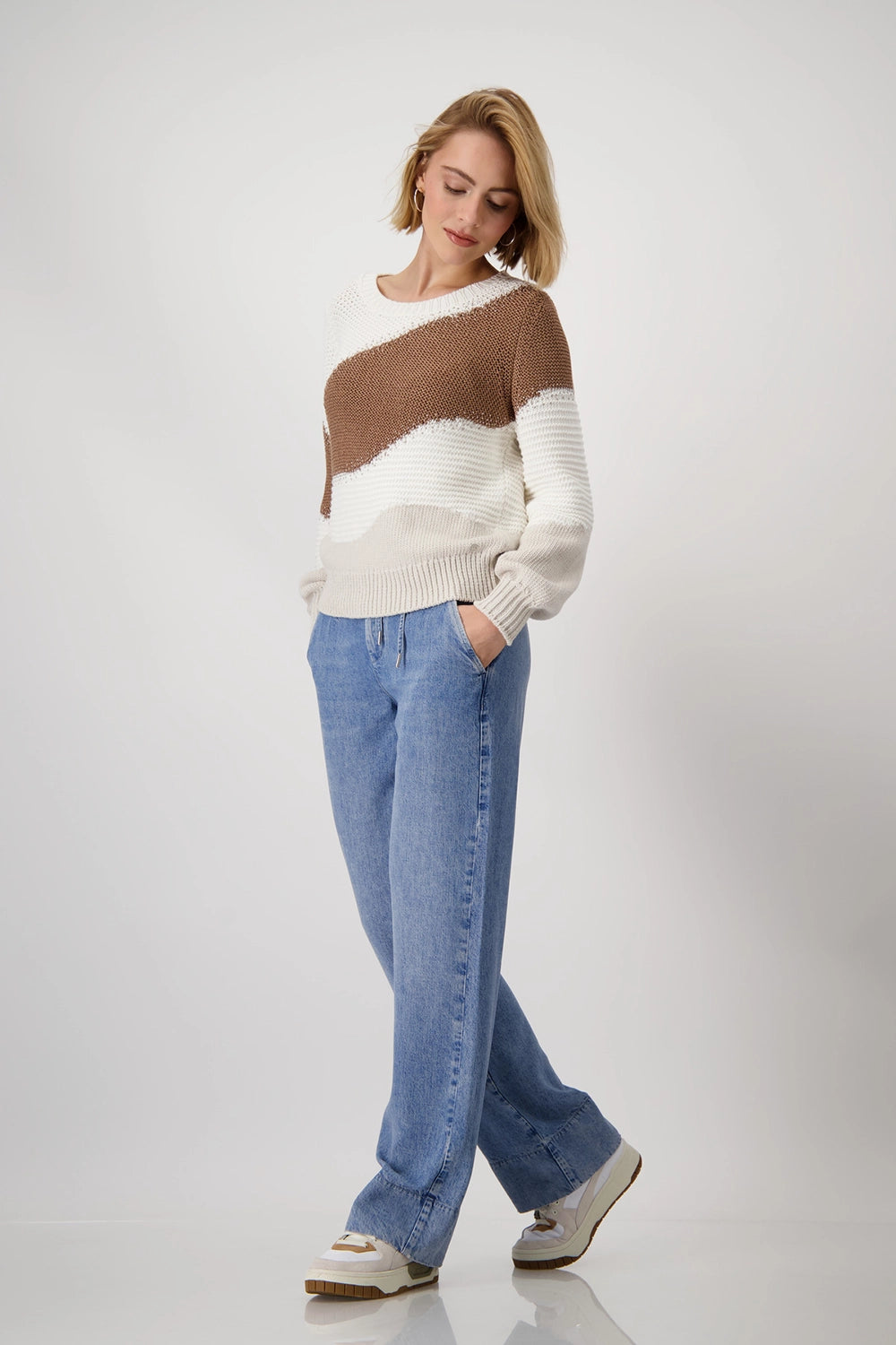 Monari Knitted jumper with intarsia pattern 409466