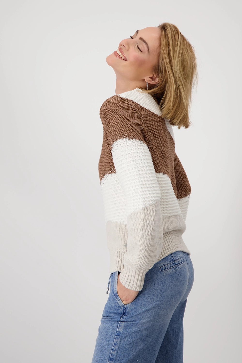 Monari Knitted jumper with intarsia pattern 409466