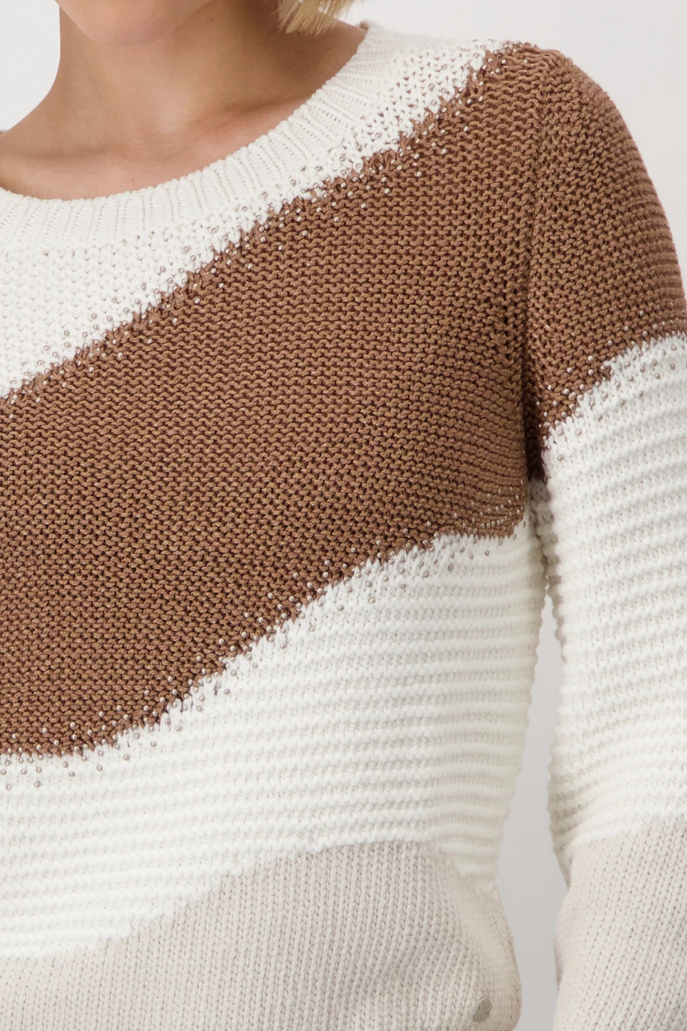 Monari Knitted jumper with intarsia pattern 409466