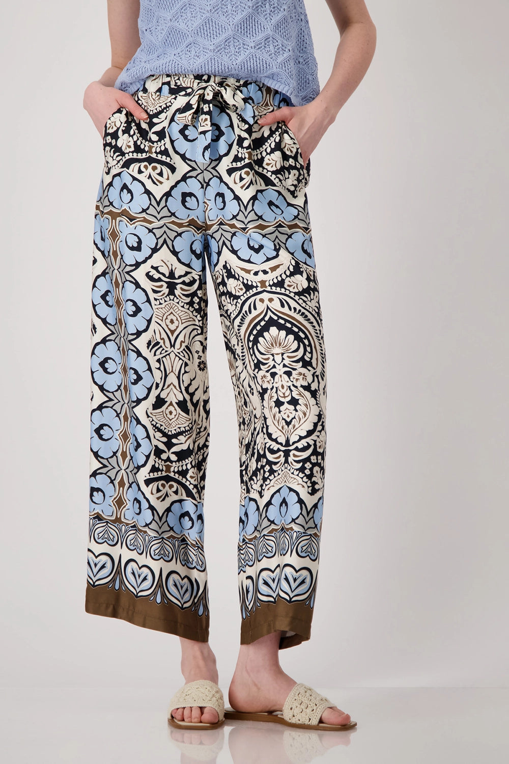 Monari Wide-leg trousers with ornamental pattern 409575