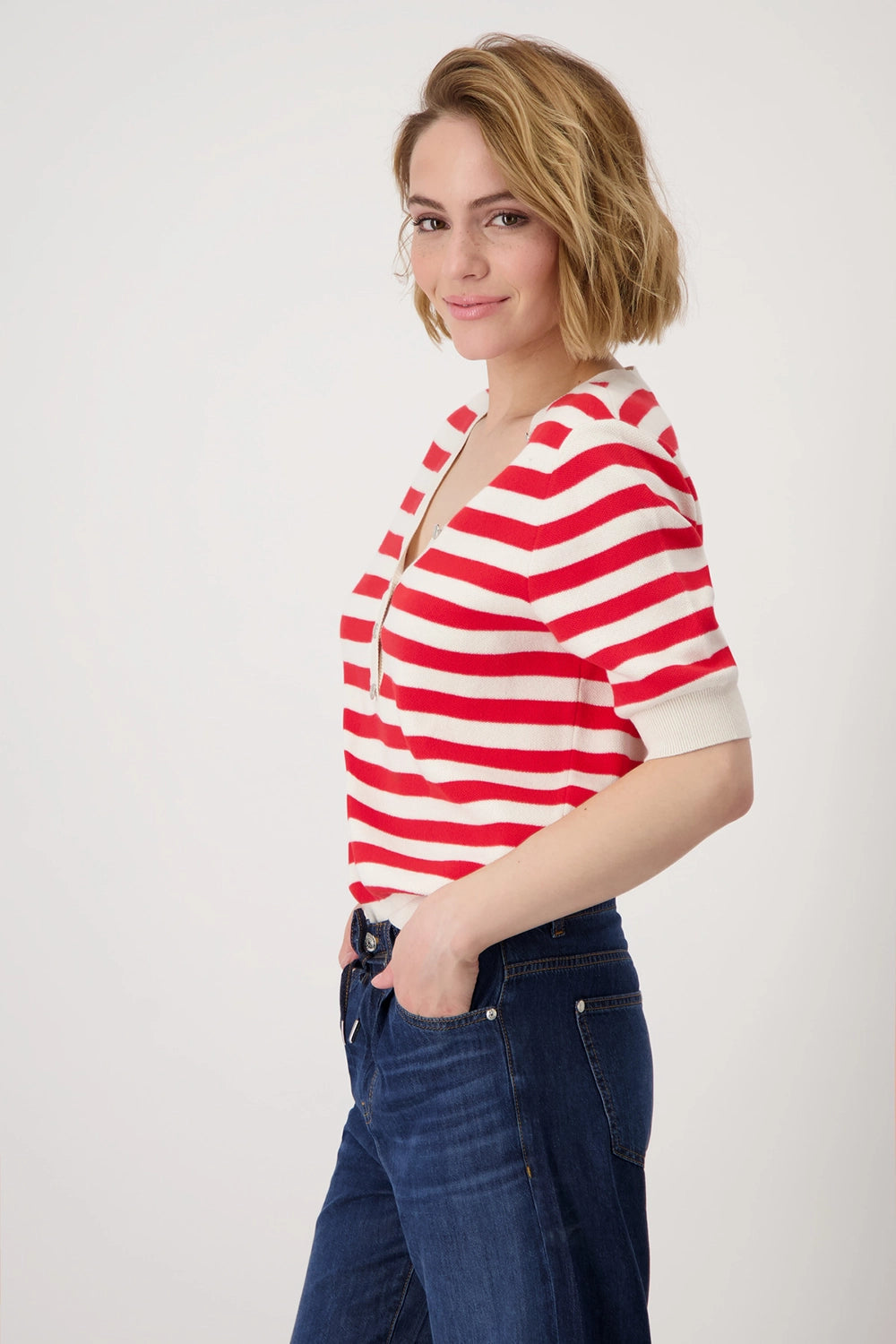 Monari Short-sleeved knitted jumper with buttons 409958