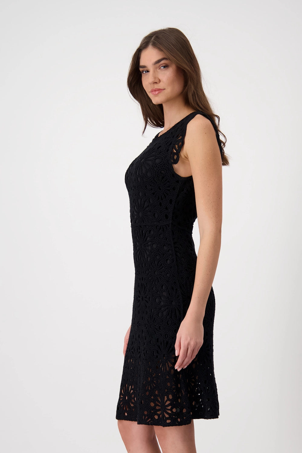 Monari Crochet dress with floral pattern 409967