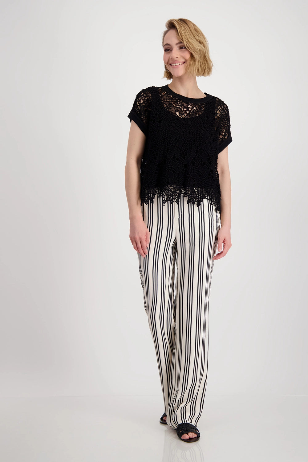Monari Short-sleeved Top with lace detail 409994