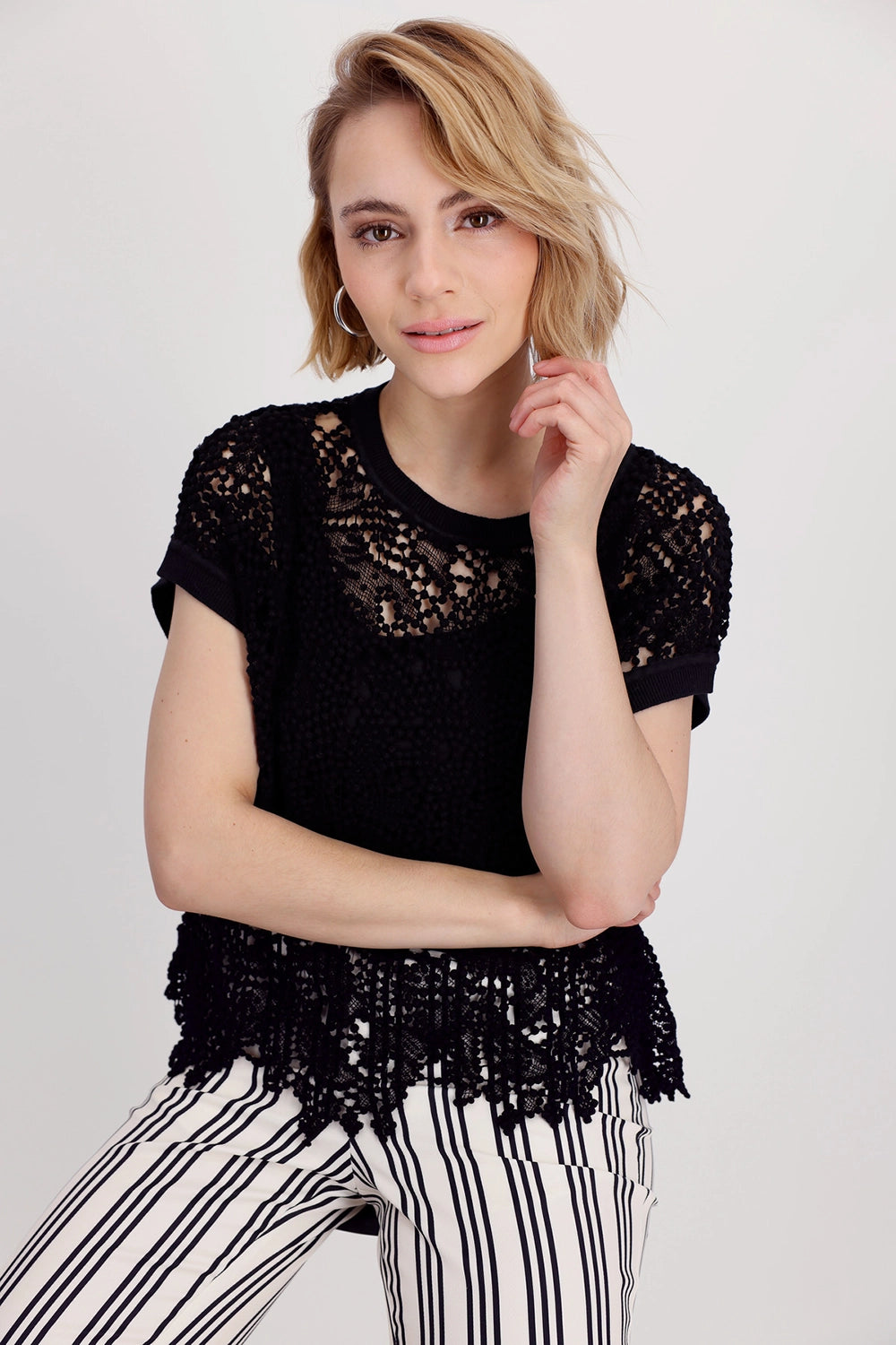 Monari Short-sleeved Top with lace detail 409994