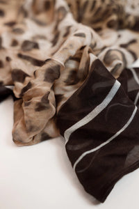 Monari Scarf With Leopard Pattern in Sand Pattern 410141