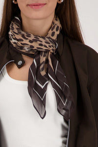 Monari Scarf With Leopard Pattern in Sand Pattern 410141