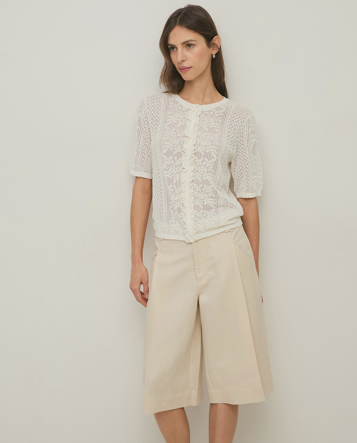 Yerse Linen Blend Bermuda Shorts in Ecru 44805