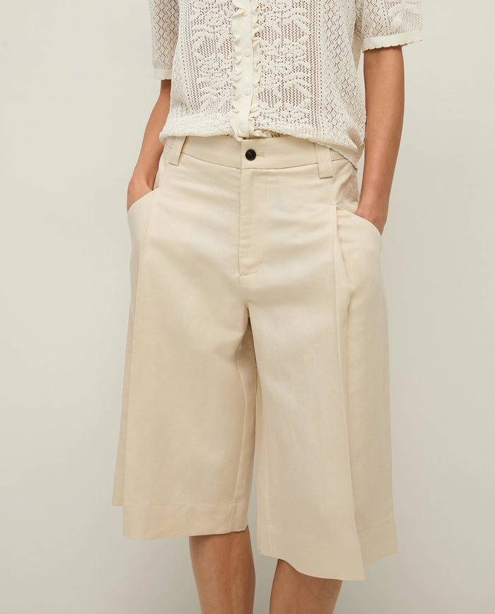 Yerse Linen Blend Bermuda Shorts in Ecru 44805