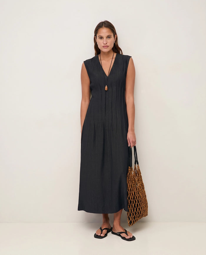 Yerse Crinkled Effect Dress in Negro 44822