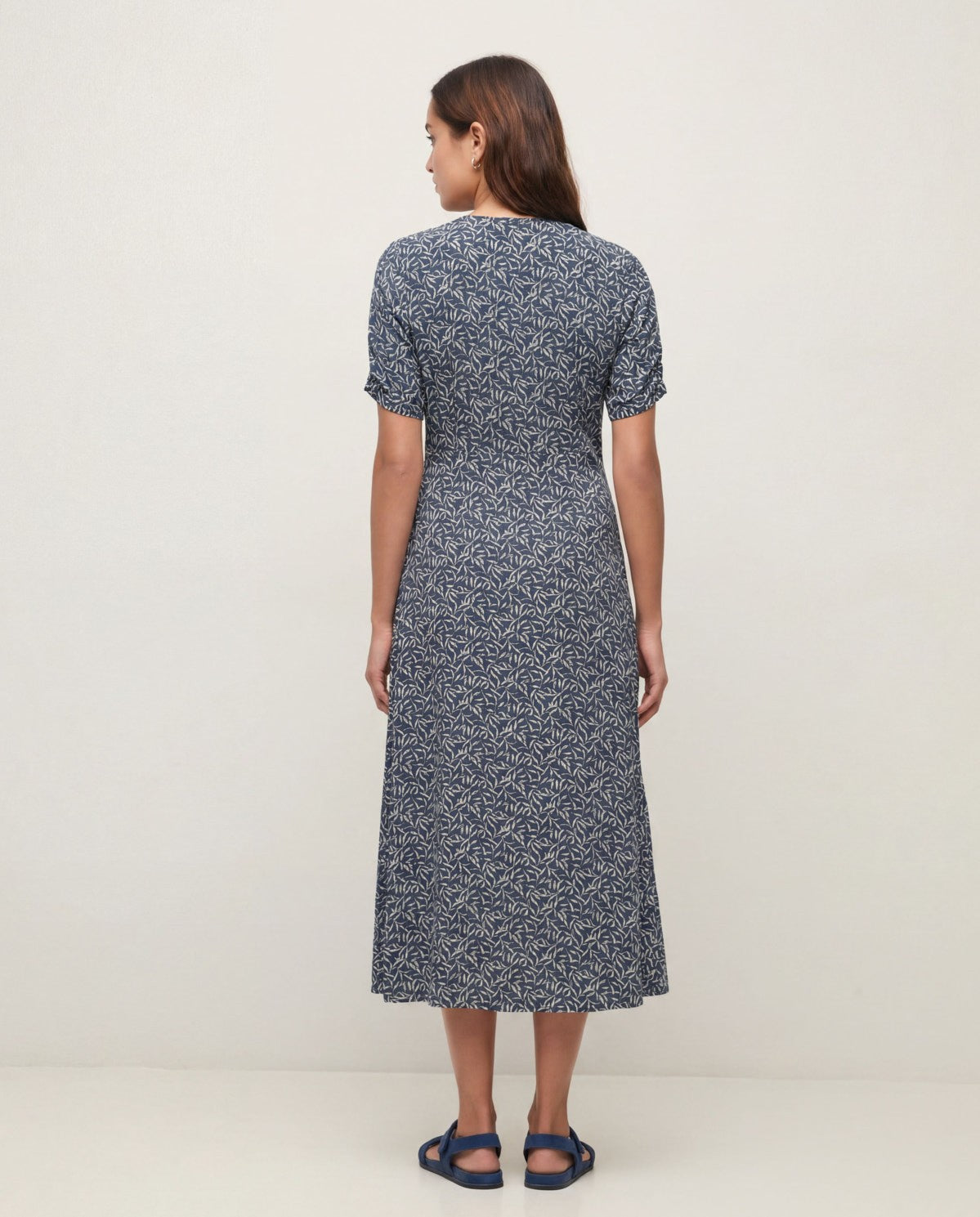 Yerse Viscose Midi Dress in Navy Leaves 44825