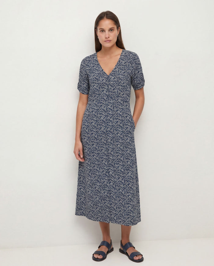 Yerse Viscose Midi Dress in Navy Leaves 44825