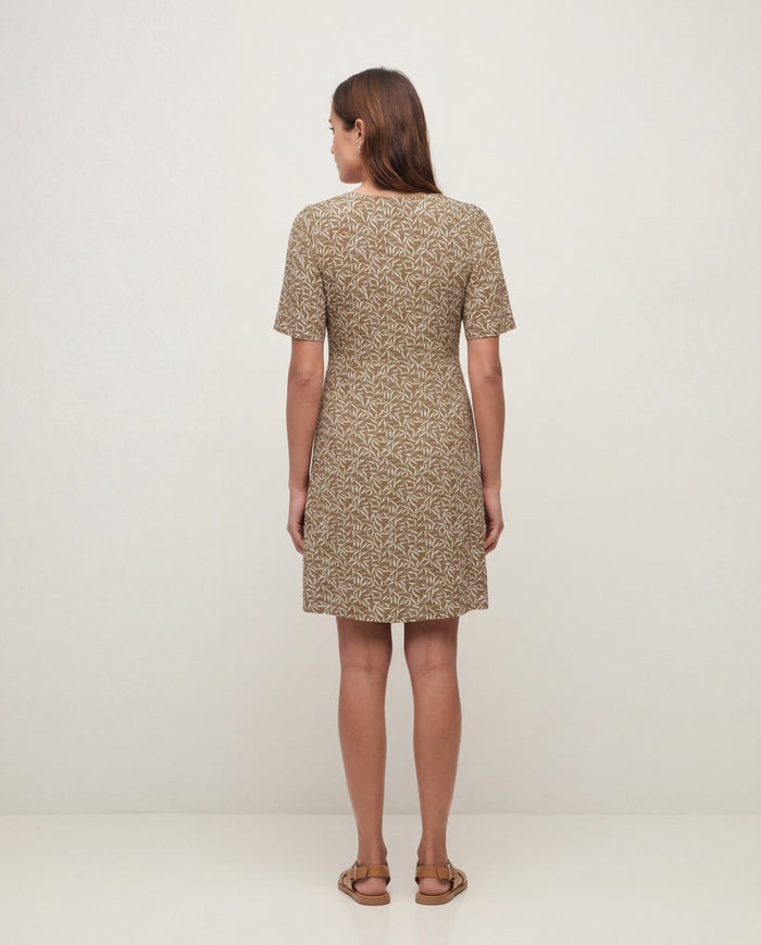 Yerse Short Sleeve Crepe Dress in Grn Leaves 44826