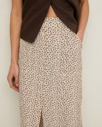 Yerse Short Crepe Skirt in Ntl Flowers 44827