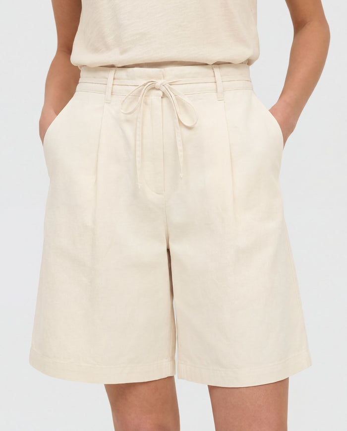 Yerse Poplin Shorts in Ecru 44832