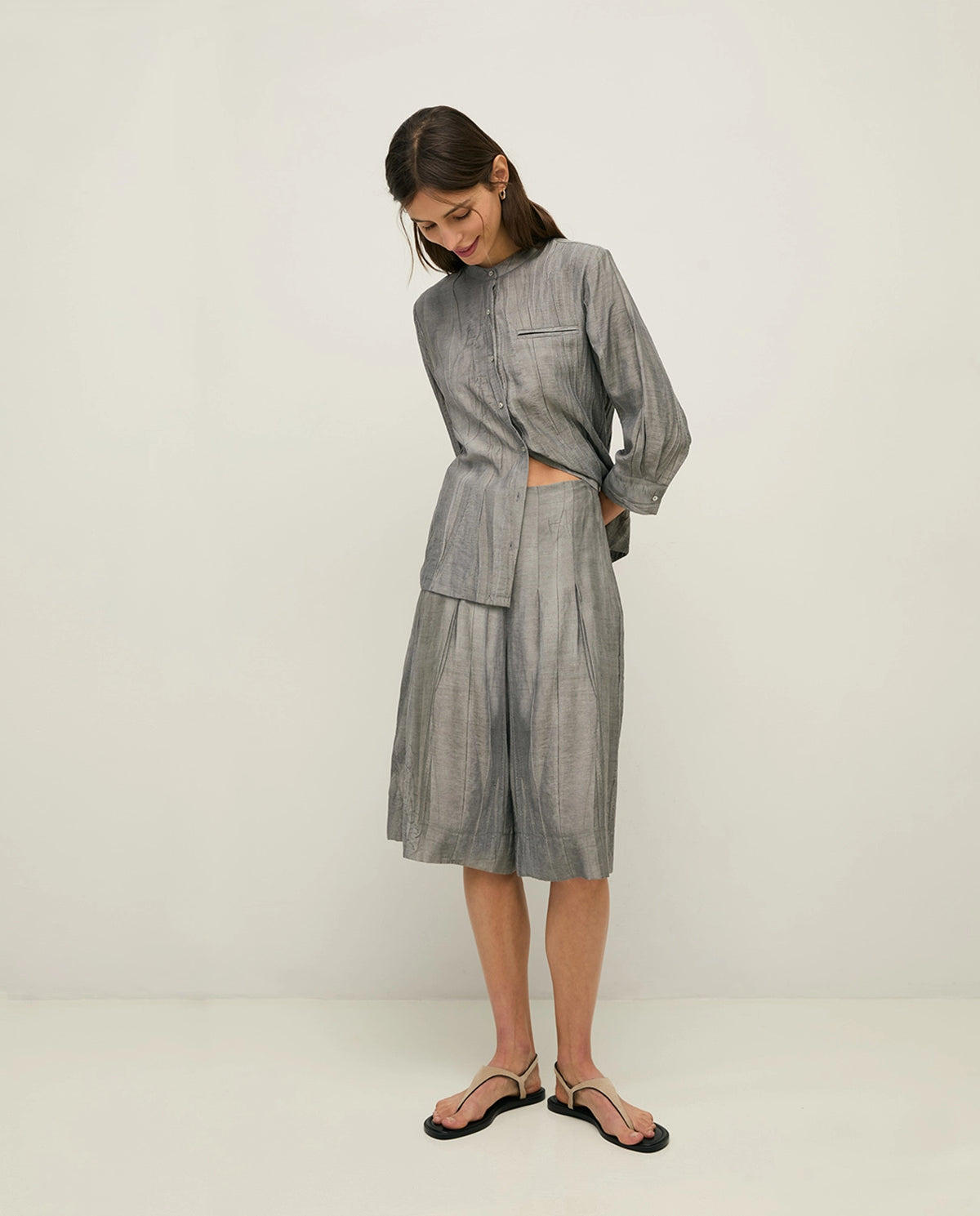 Yerse Crinkled Effect Bermuda Shorts in Grey 44858