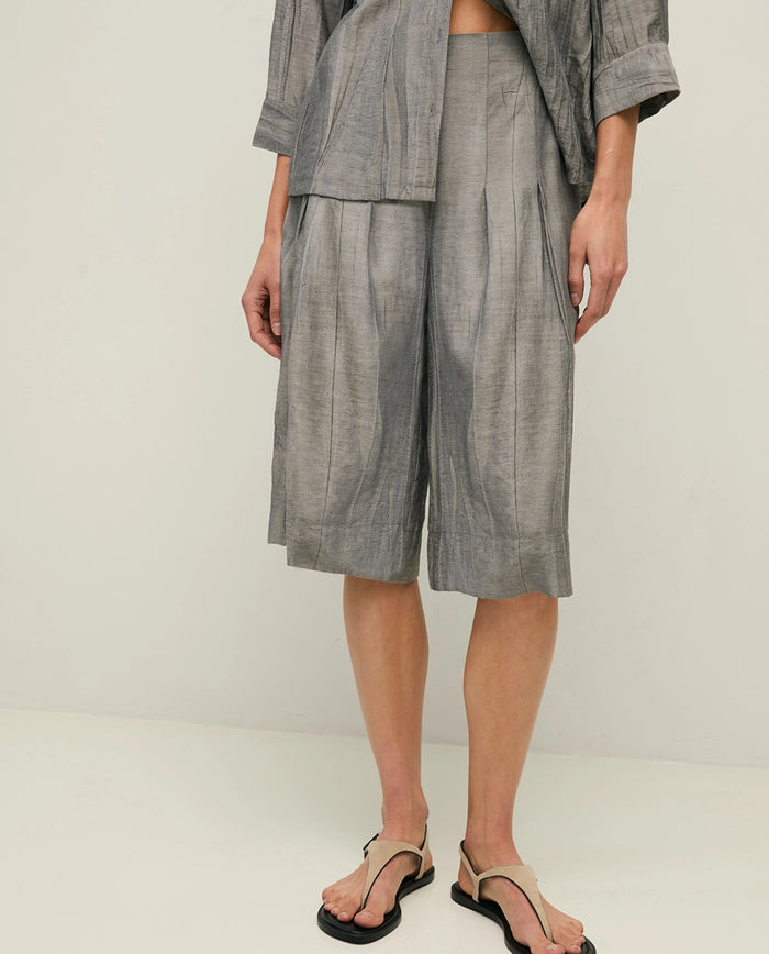 Yerse Crinkled Effect Bermuda Shorts in Grey 44858