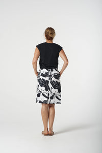 Goondiwindi Cotton Block Leaf Print Skirt in Navy Leaf Print 5272-219