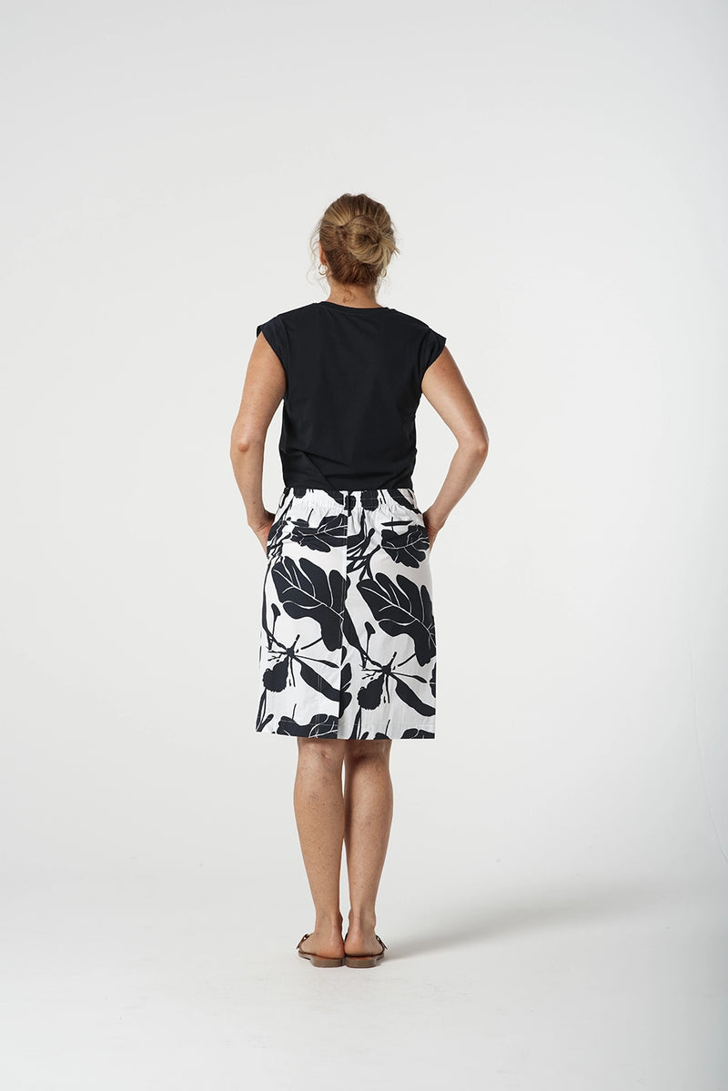 Goondiwindi Cotton Block Leaf Print Skirt in Navy Leaf Print 5272-219