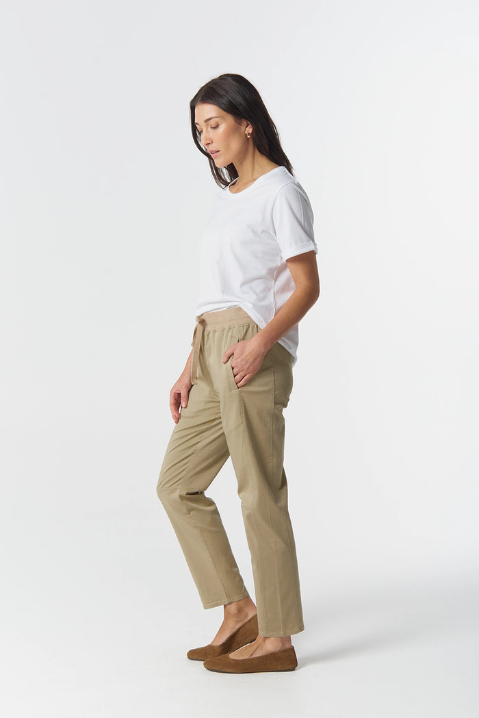 Goondiwindi Cotton Vine Cropped Jogger in Beige 5278