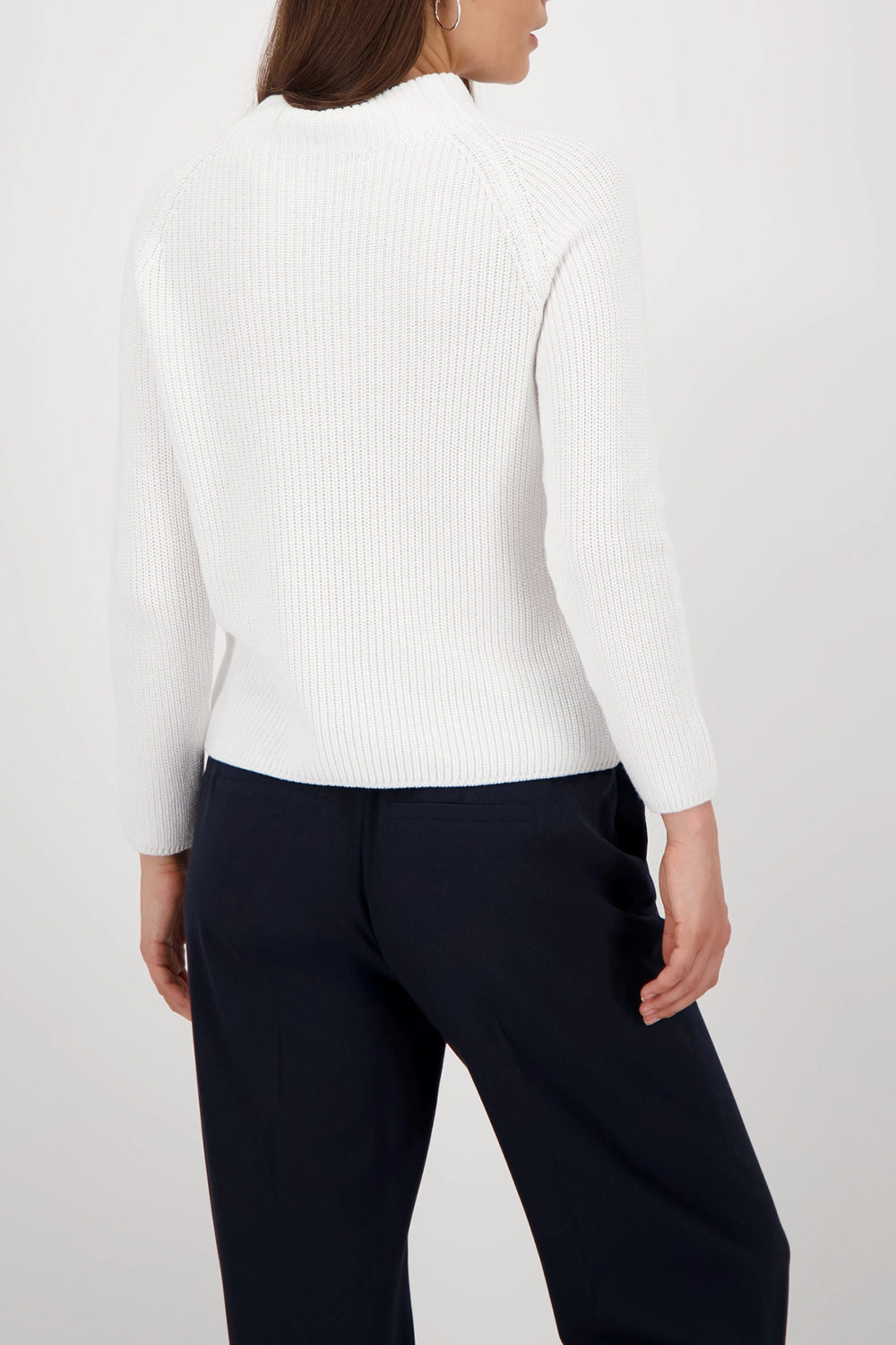 Monari Knitted jumper with stand-up collar in Off White 808986