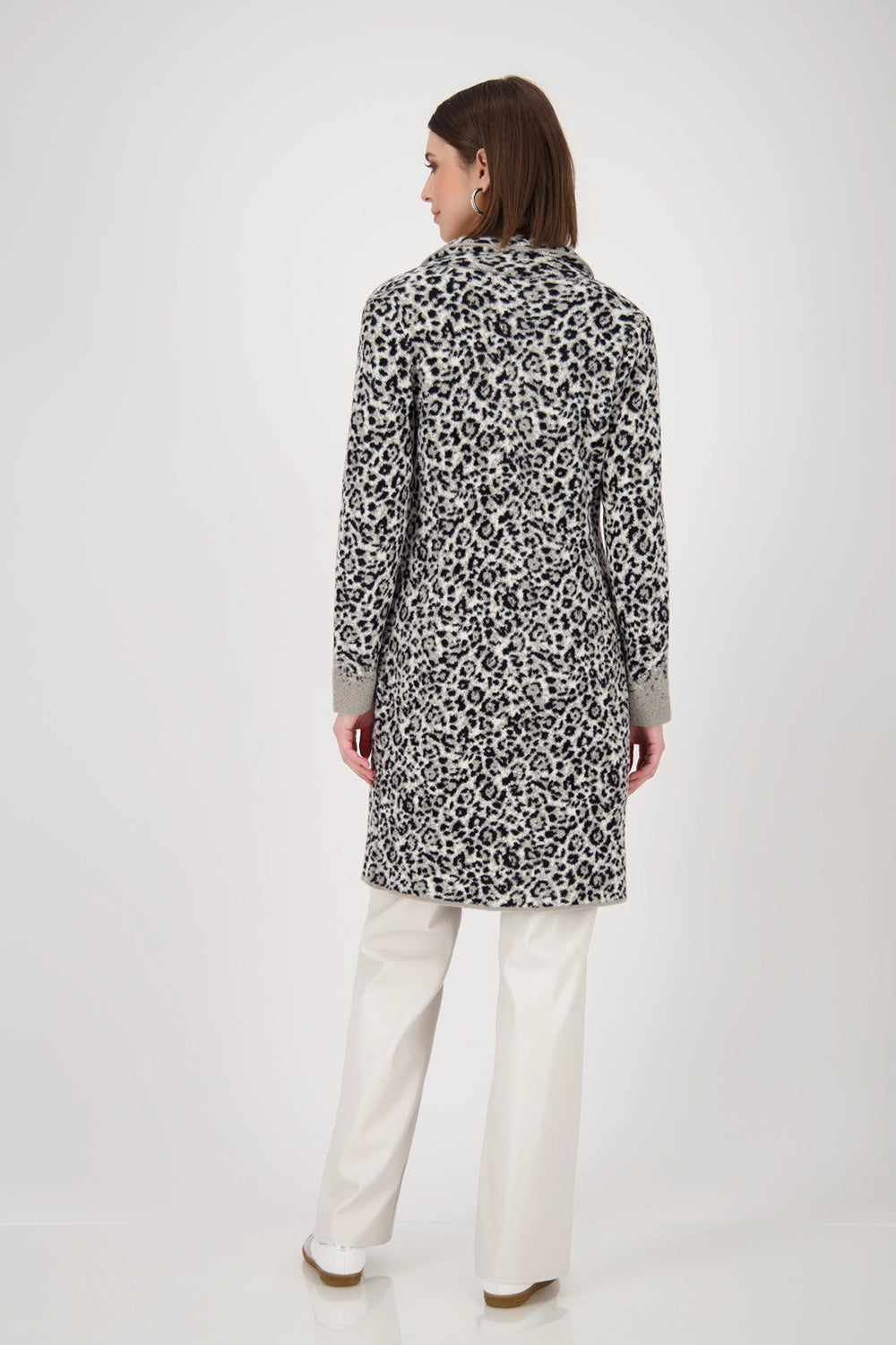 Monari Knitted coat with leopard pattern in Greige Pattern 808994