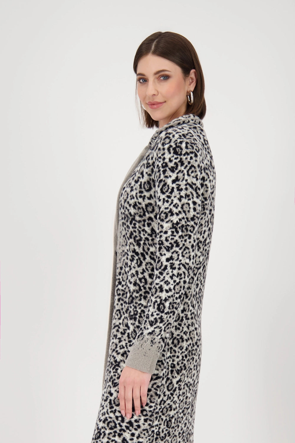 Monari Knitted coat with leopard pattern in Greige Pattern 808994