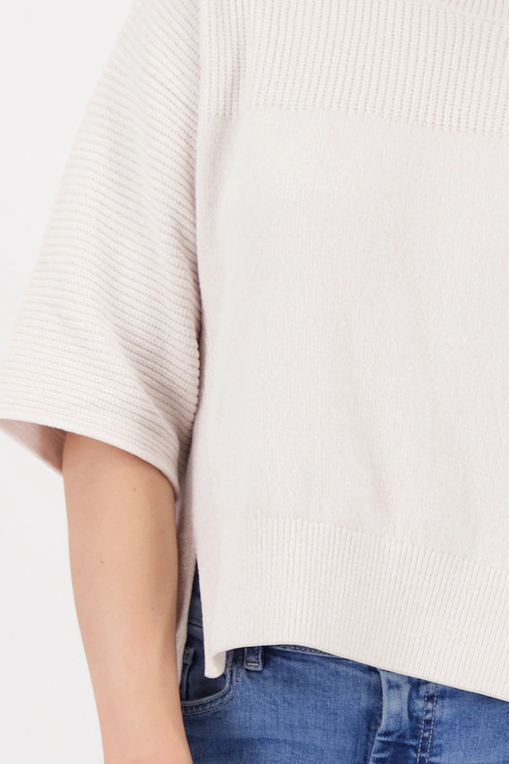 Monari Jumper with side slits in Oat Milk 809064