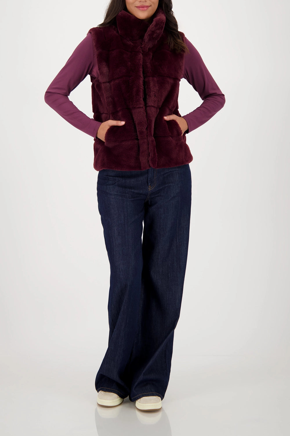 Monari  Fur waistcoat with stand-up collar in Bordeaux 809140