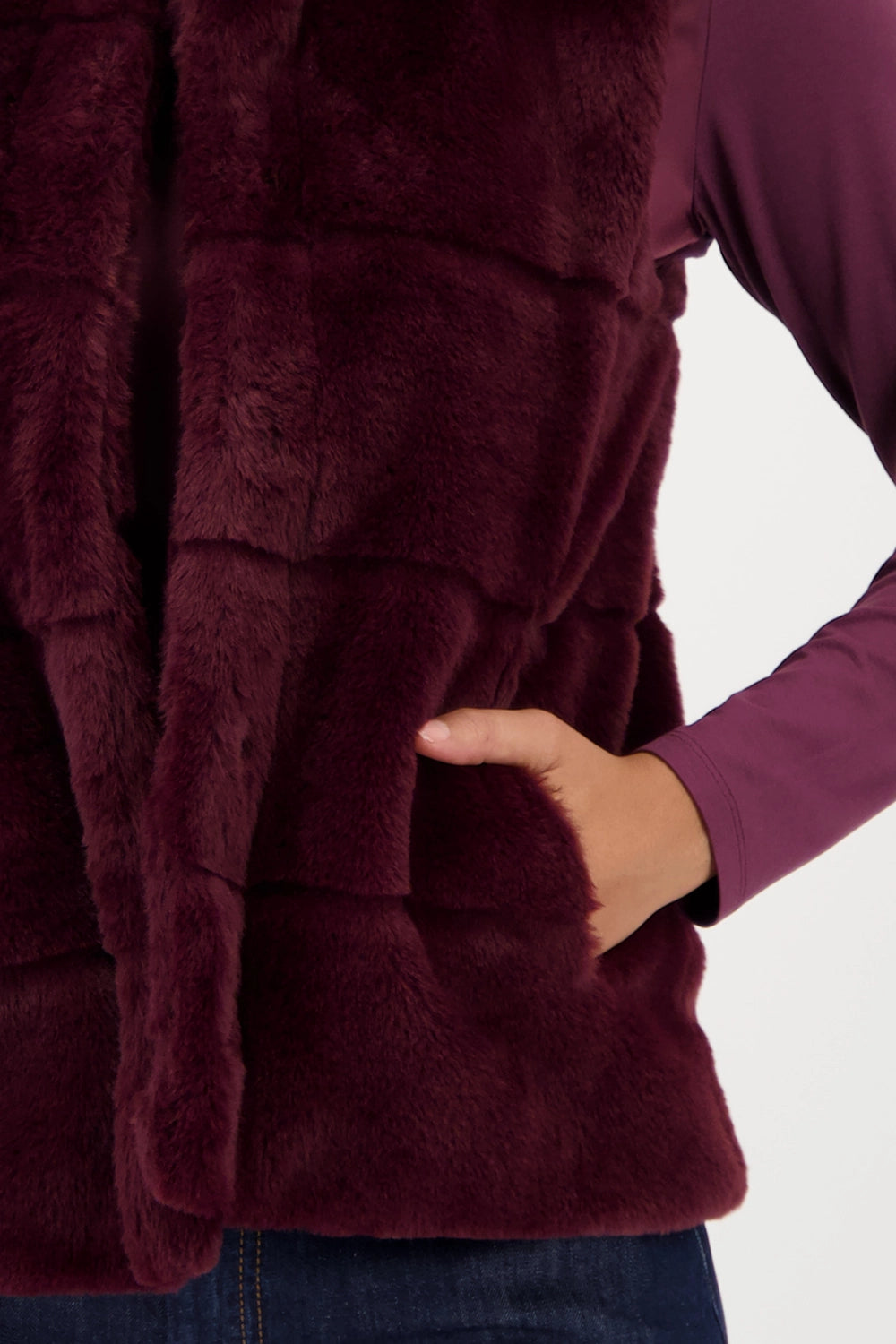 Monari  Fur waistcoat with stand-up collar in Bordeaux 809140