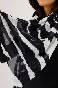 Monari Scarf Zebra Allover in Black Pattern 809158