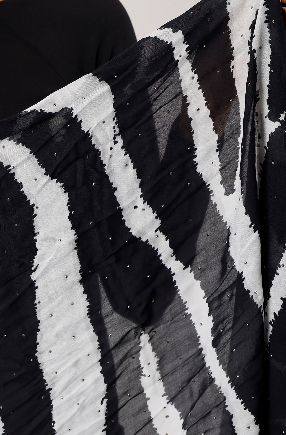 Monari Scarf Zebra Allover in Black Pattern 809158