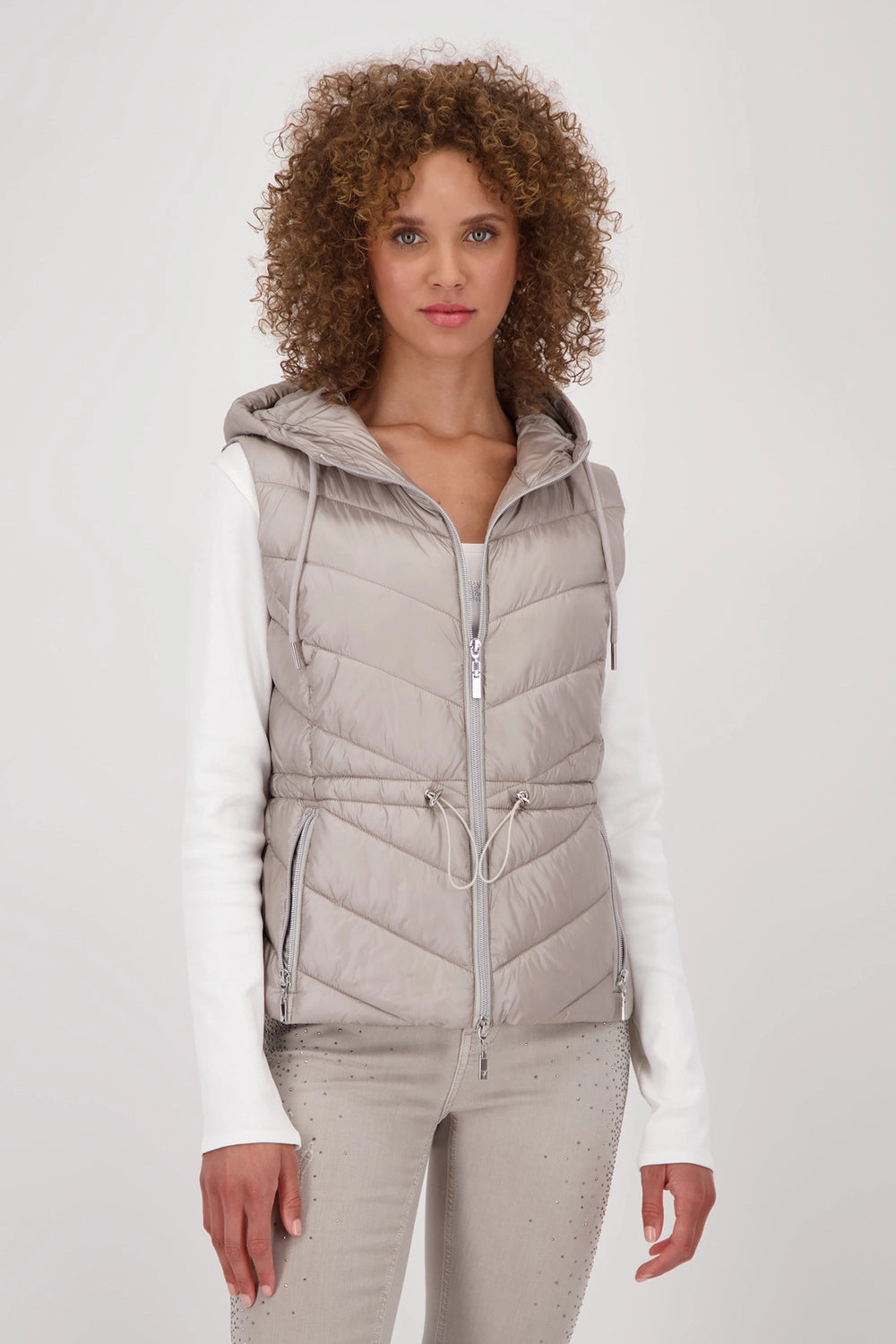 Monari Quilted waistcoat with hood in Greige 809164