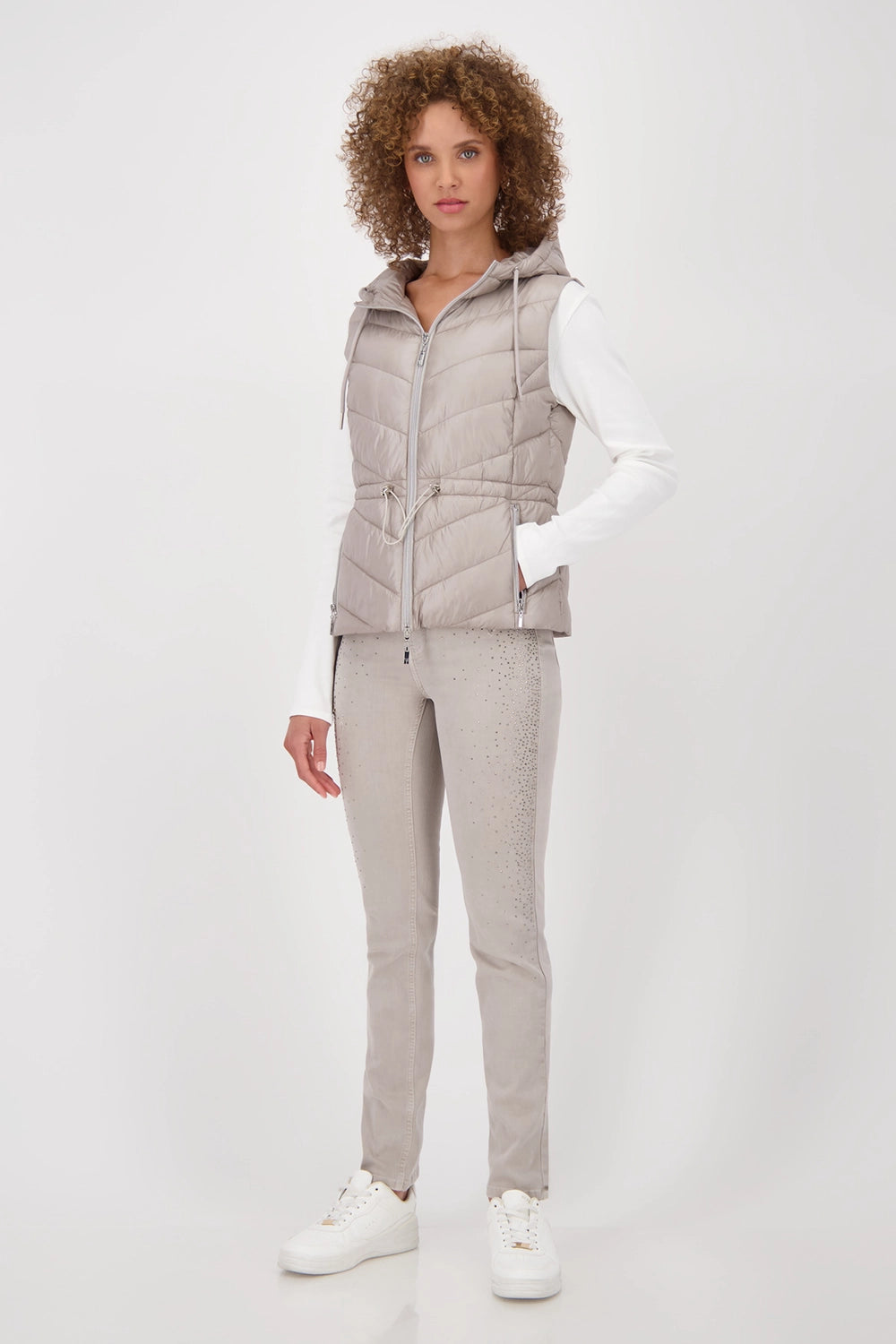 Monari Quilted waistcoat with hood in Greige 809164