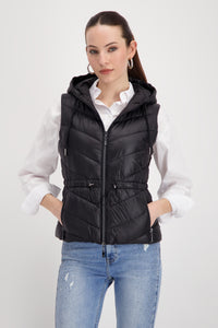 Monari Quilted waistcoat with hood in Black 809164