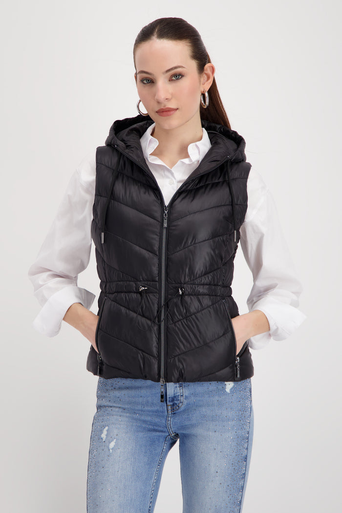 Monari Quilted waistcoat with hood in Black 809164
